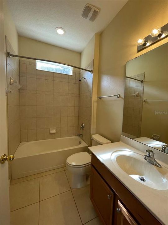 En Renta: $2,745 (3 camas, 2 baños, 2111 Pies cuadrados)