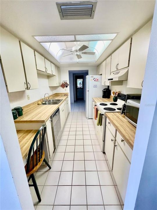 待售: $268,000 (3 贝兹, 2 浴室, 1494 平方英尺)