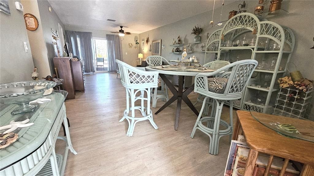 For Rent: $2,750 (2 beds, 2 baths, 1228 Square Feet)