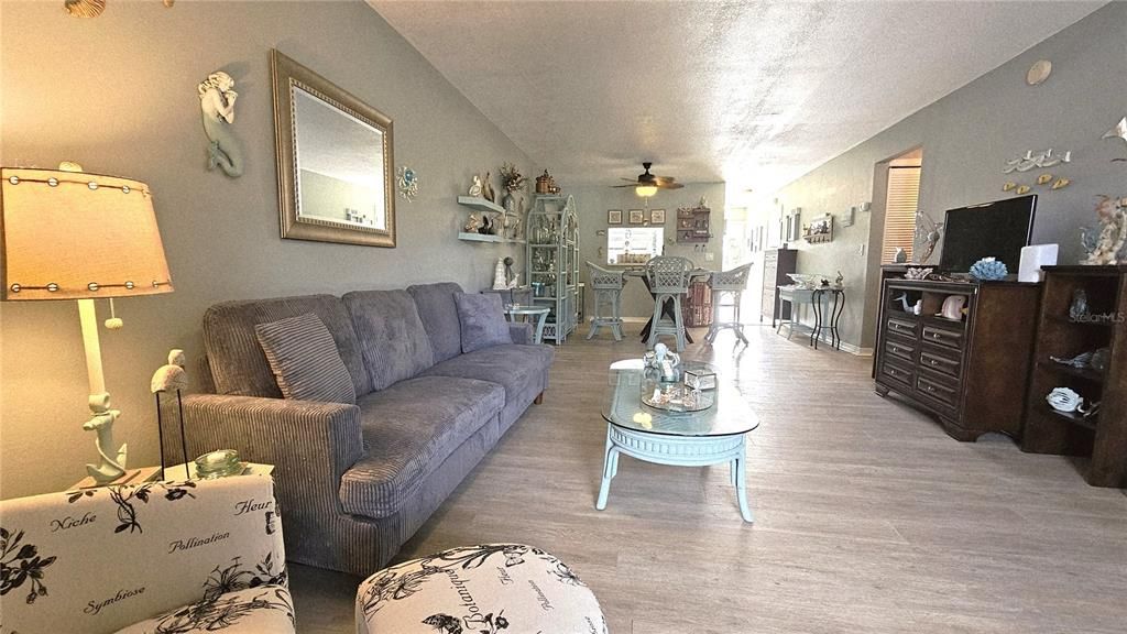 For Rent: $2,750 (2 beds, 2 baths, 1228 Square Feet)