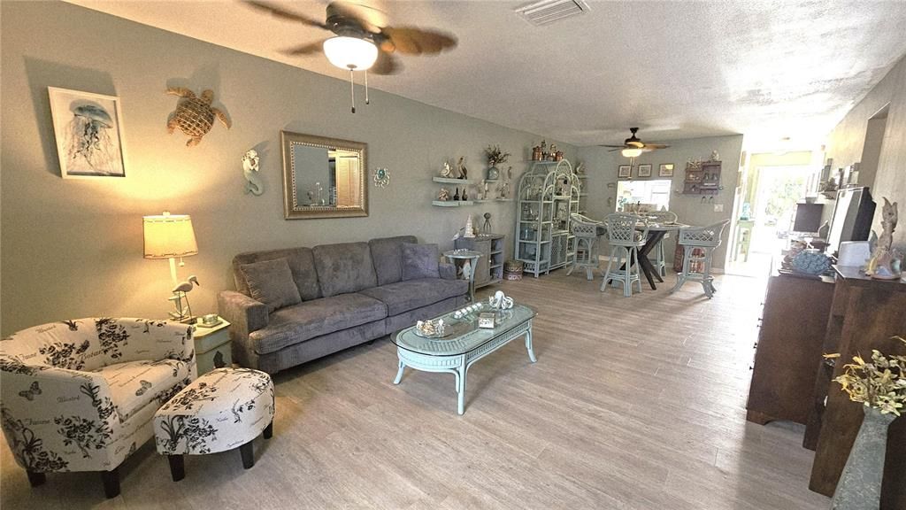 For Rent: $2,750 (2 beds, 2 baths, 1228 Square Feet)