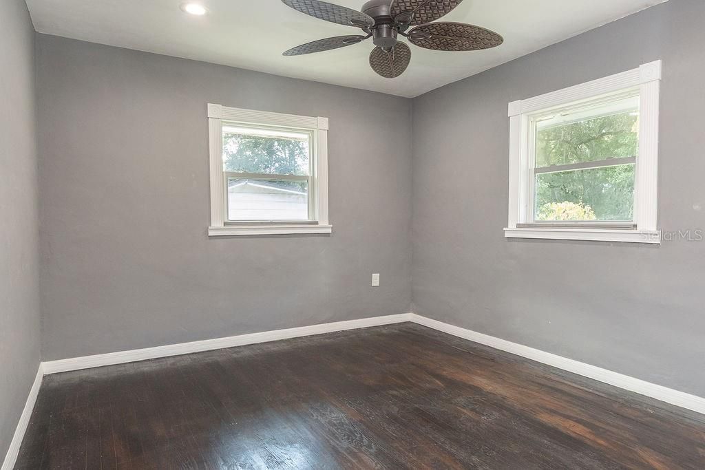 出租: $1,750 (2 贝兹, 1 浴室, 1104 平方英尺)