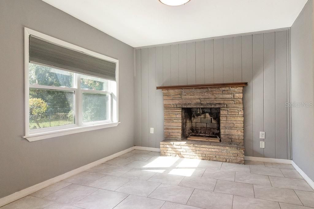 出租: $1,750 (2 贝兹, 1 浴室, 1104 平方英尺)