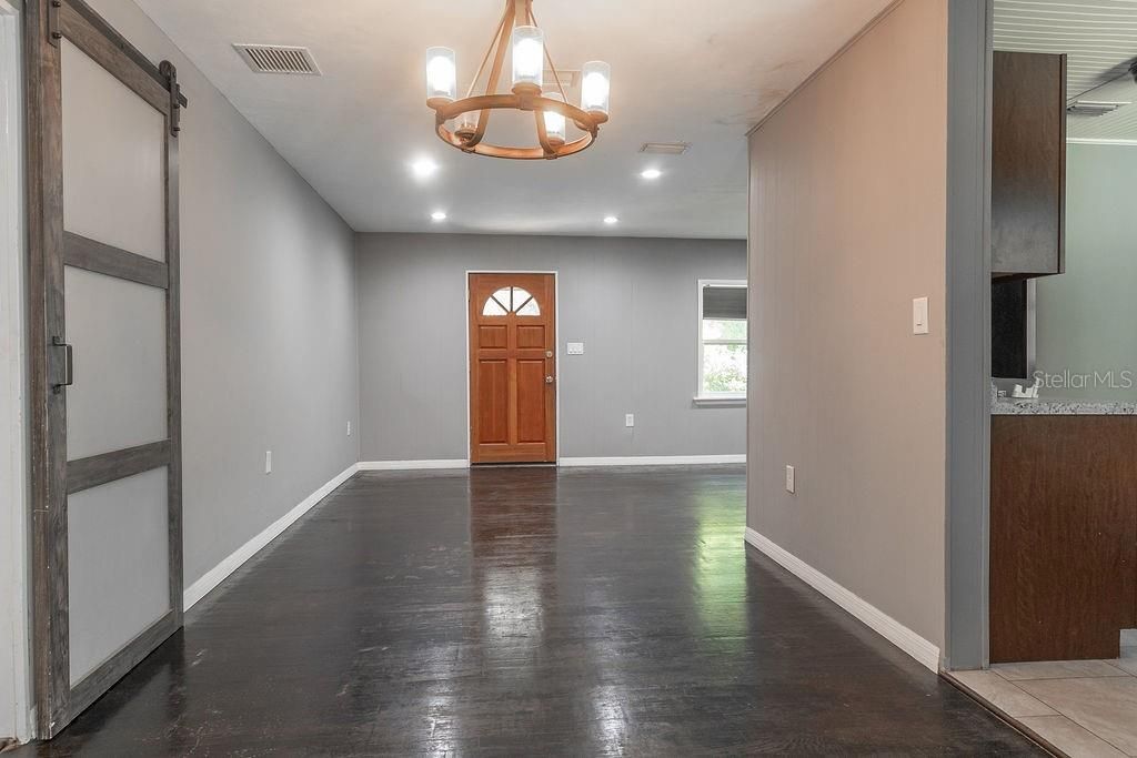 出租: $1,750 (2 贝兹, 1 浴室, 1104 平方英尺)