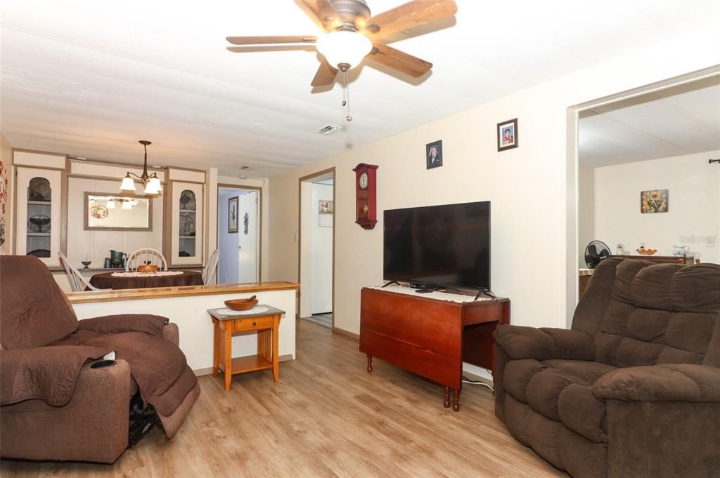 待售: $93,500 (3 贝兹, 2 浴室, 1536 平方英尺)