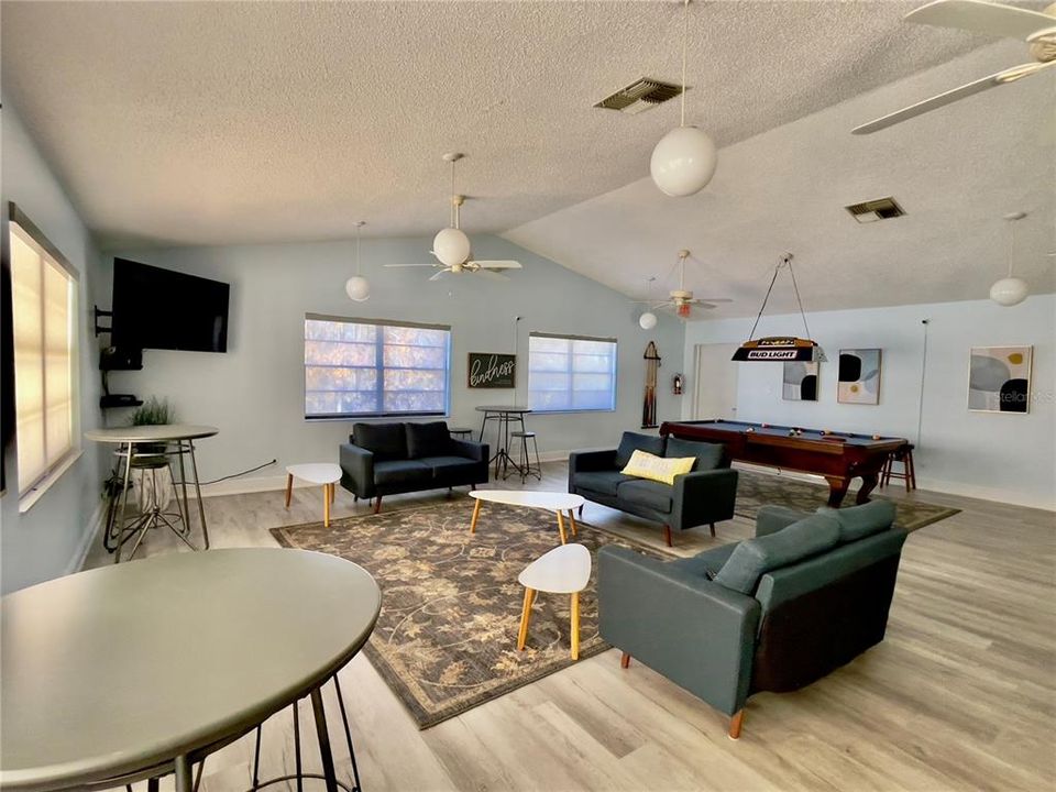 For Sale: $277,000 (2 beds, 2 baths, 1090 Square Feet)