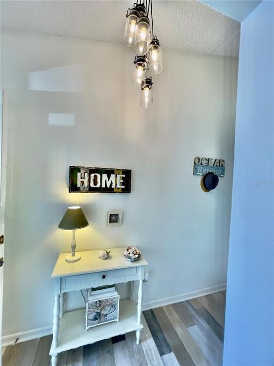 For Sale: $277,000 (2 beds, 2 baths, 1090 Square Feet)