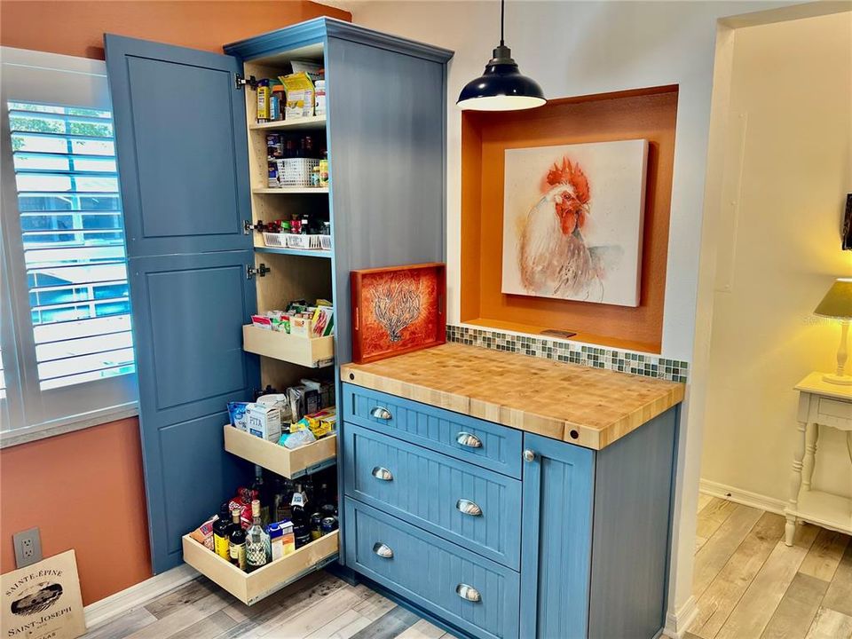 For Sale: $277,000 (2 beds, 2 baths, 1090 Square Feet)