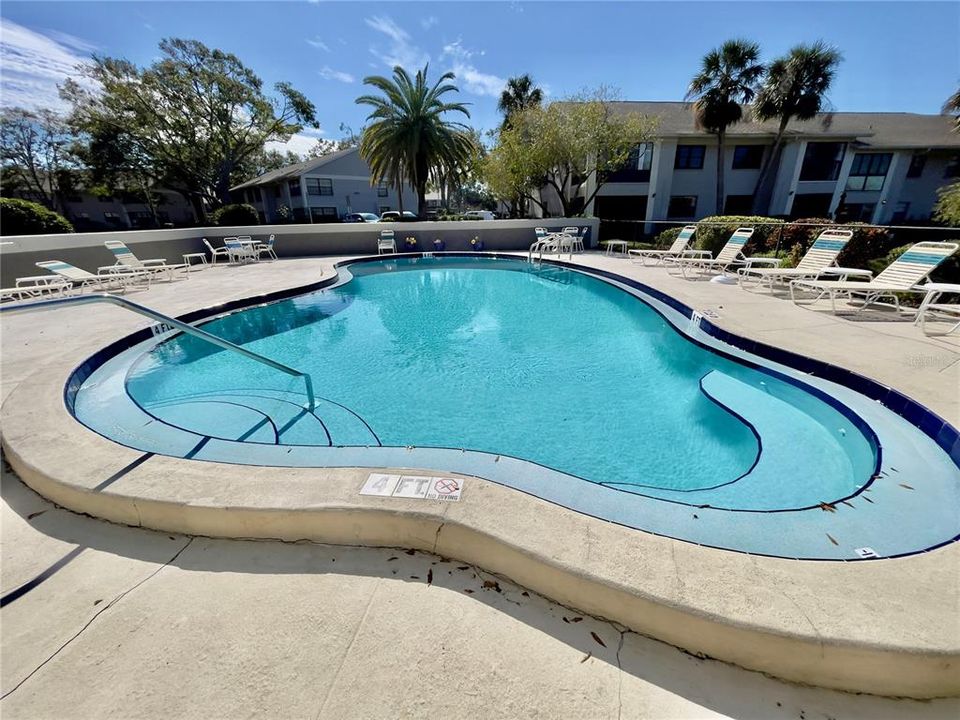 For Sale: $277,000 (2 beds, 2 baths, 1090 Square Feet)