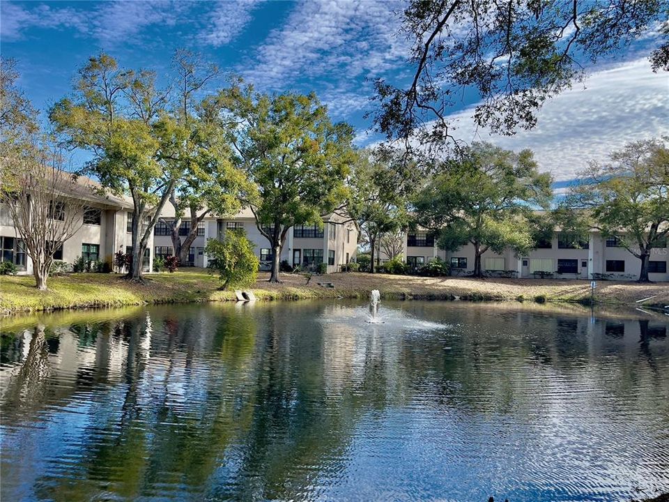 For Sale: $277,000 (2 beds, 2 baths, 1090 Square Feet)