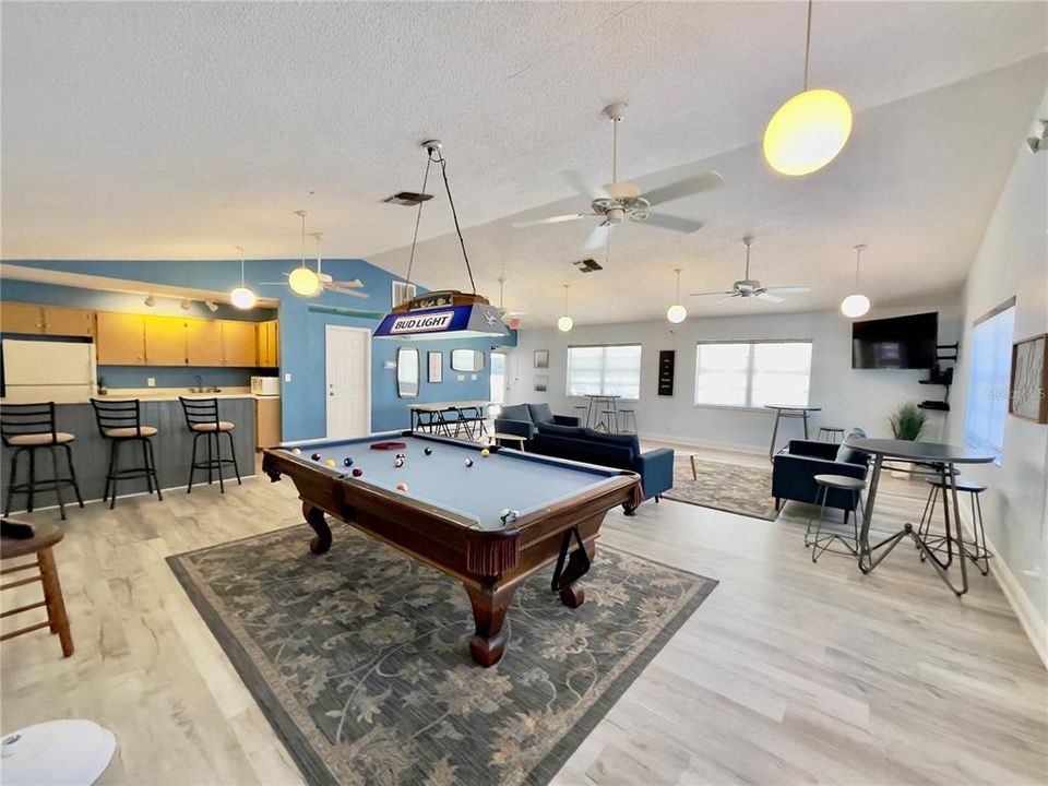 For Sale: $277,000 (2 beds, 2 baths, 1090 Square Feet)