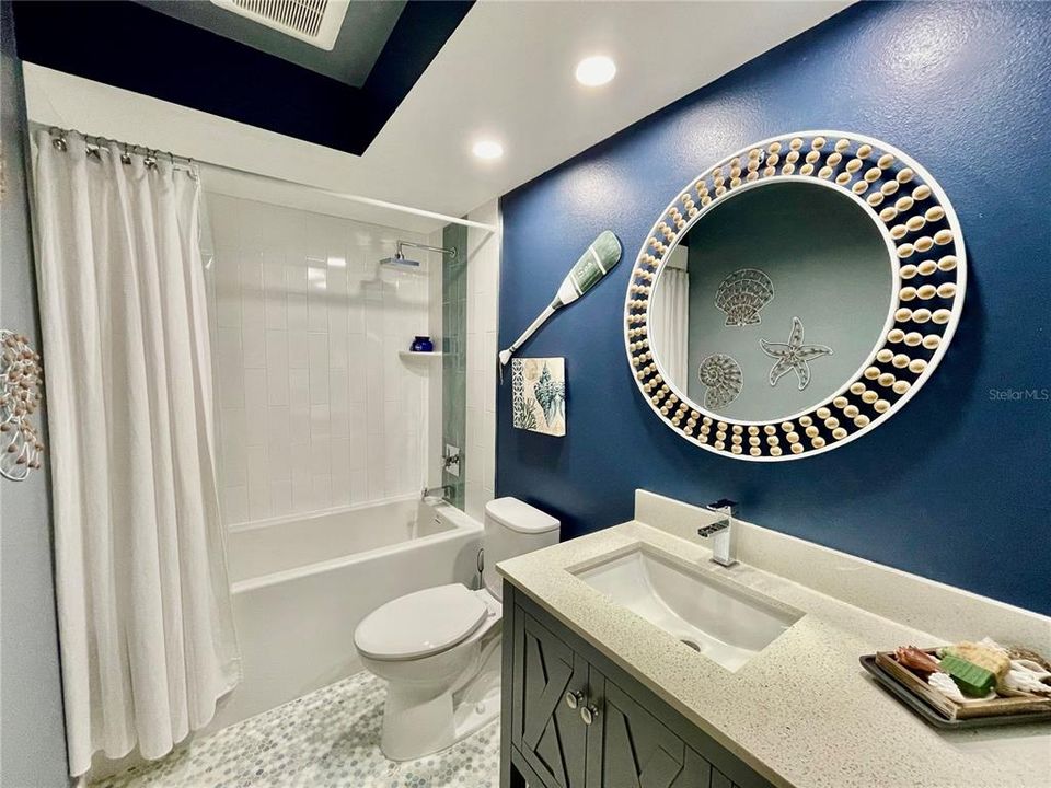 For Sale: $277,000 (2 beds, 2 baths, 1090 Square Feet)