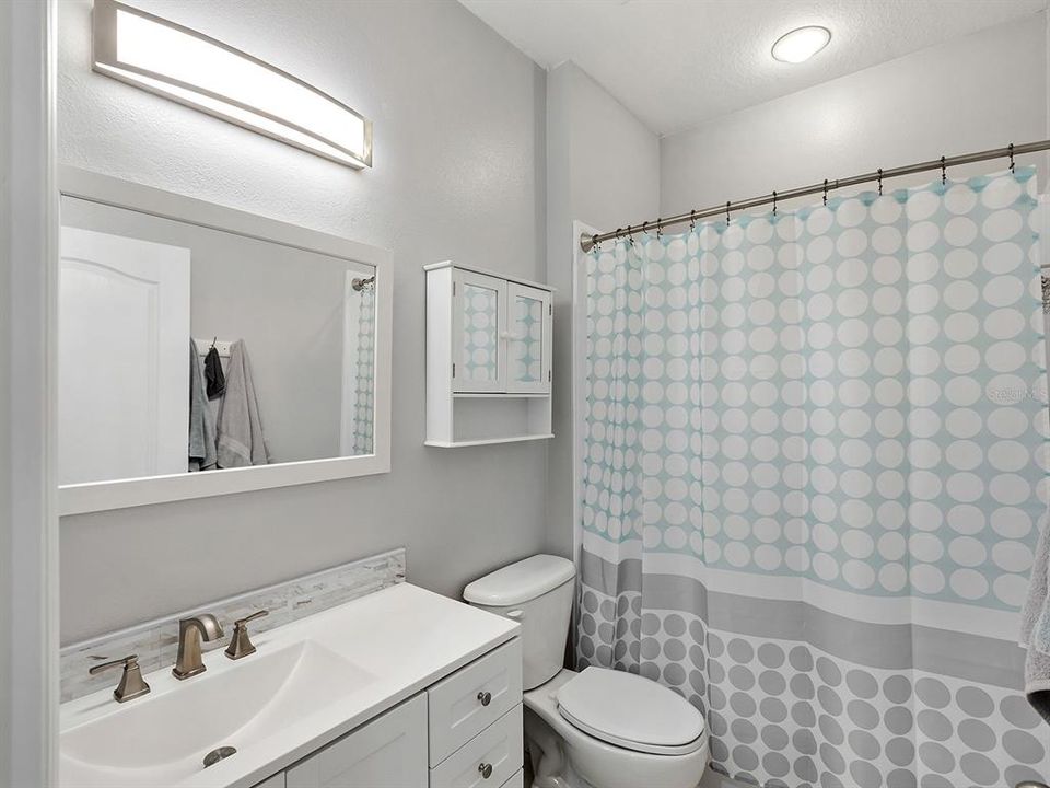 Active With Contract: $412,000 (3 beds, 2 baths, 1320 Square Feet)