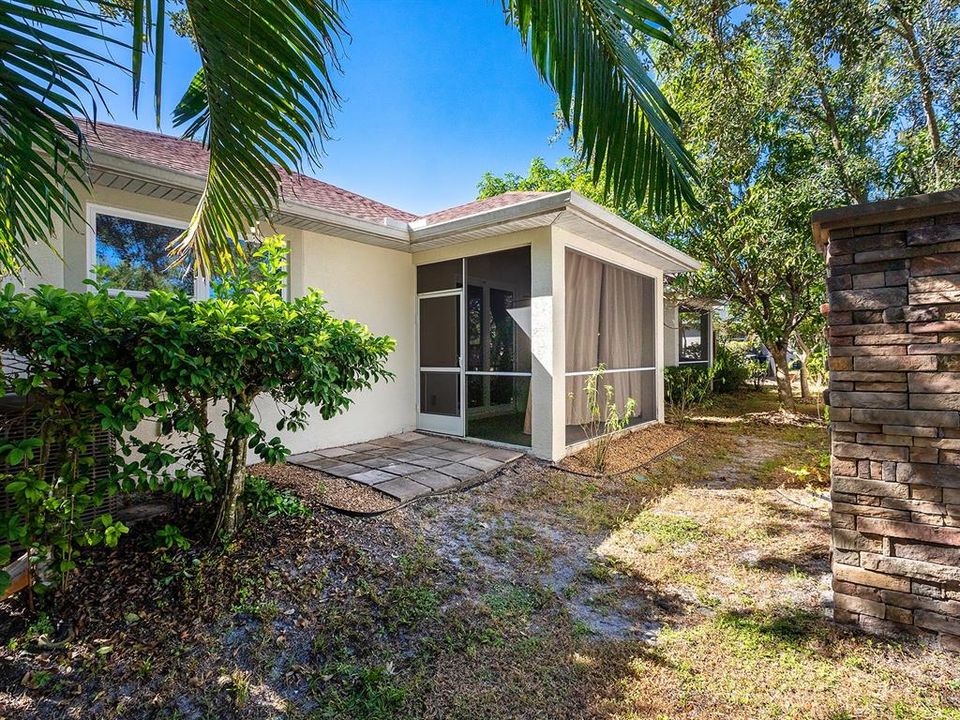 Active With Contract: $412,000 (3 beds, 2 baths, 1320 Square Feet)