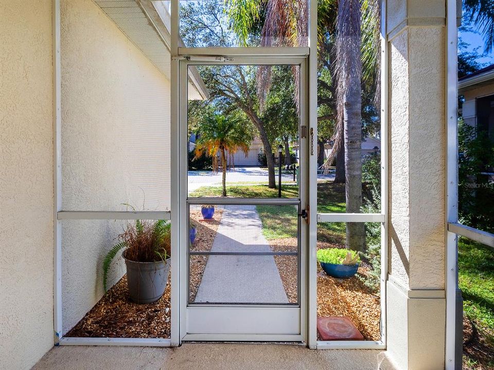 Active With Contract: $412,000 (3 beds, 2 baths, 1320 Square Feet)