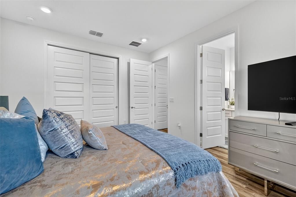 待售: $530,000 (3 贝兹, 3 浴室, 2307 平方英尺)