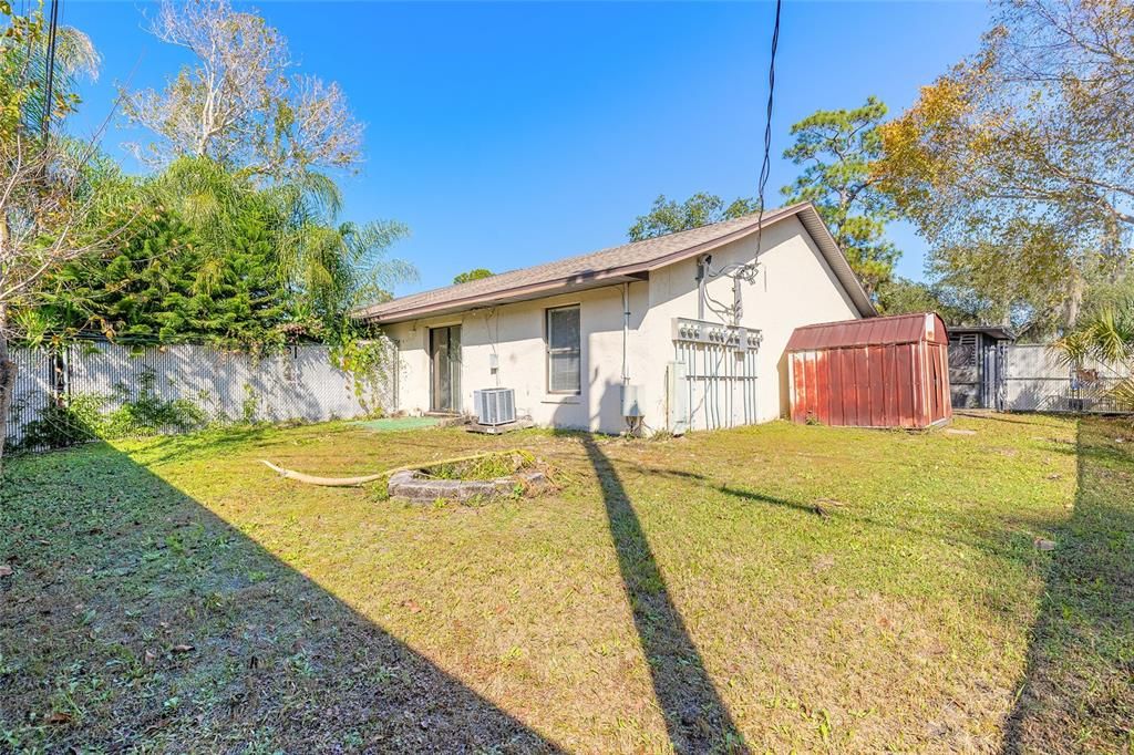 待售: $115,000 (2 贝兹, 1 浴室, 975 平方英尺)