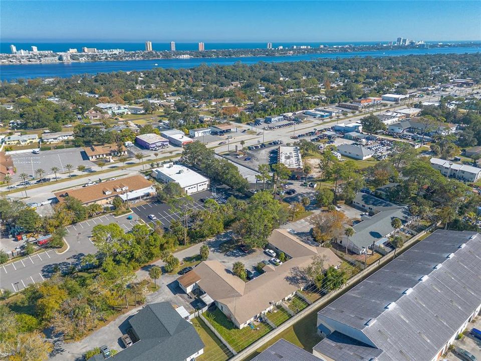 待售: $115,000 (2 贝兹, 1 浴室, 975 平方英尺)