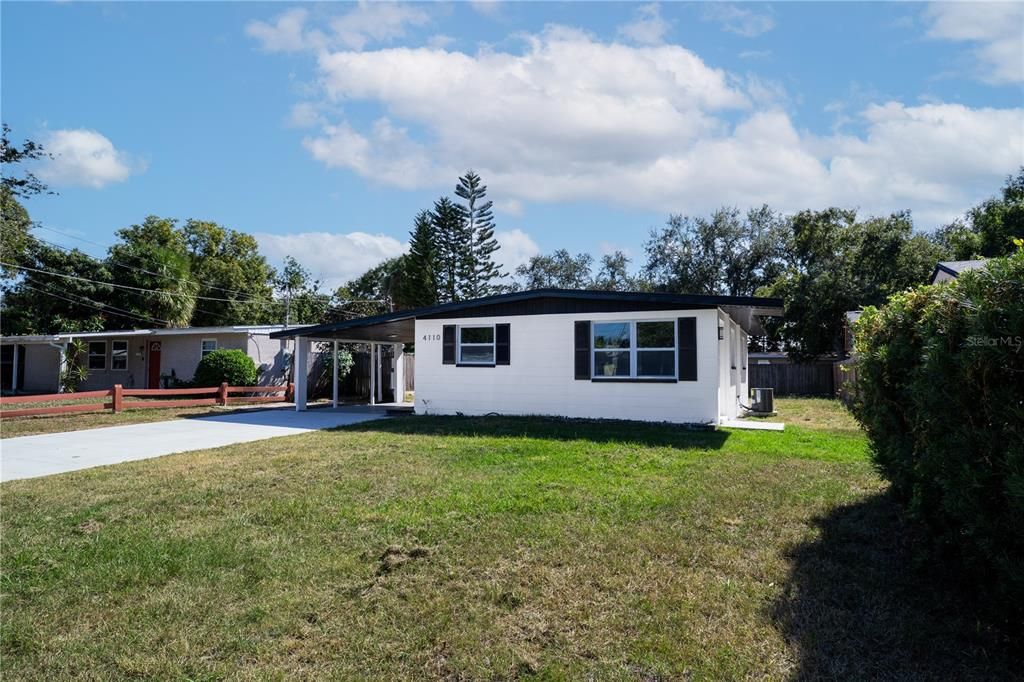 合同活跃: $260,000 (2 贝兹, 1 浴室, 768 平方英尺)