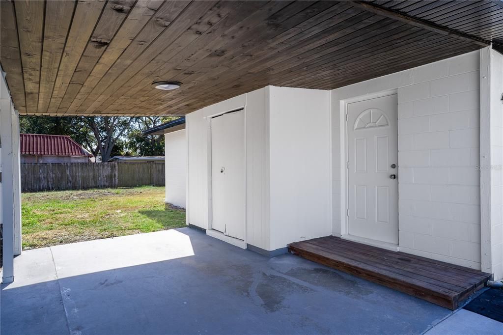 合同活跃: $260,000 (2 贝兹, 1 浴室, 768 平方英尺)