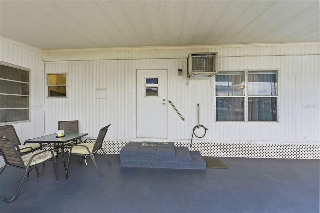 На продажу: $85,000 (2 спален, 1 ванн, 852 Квадратных фут)