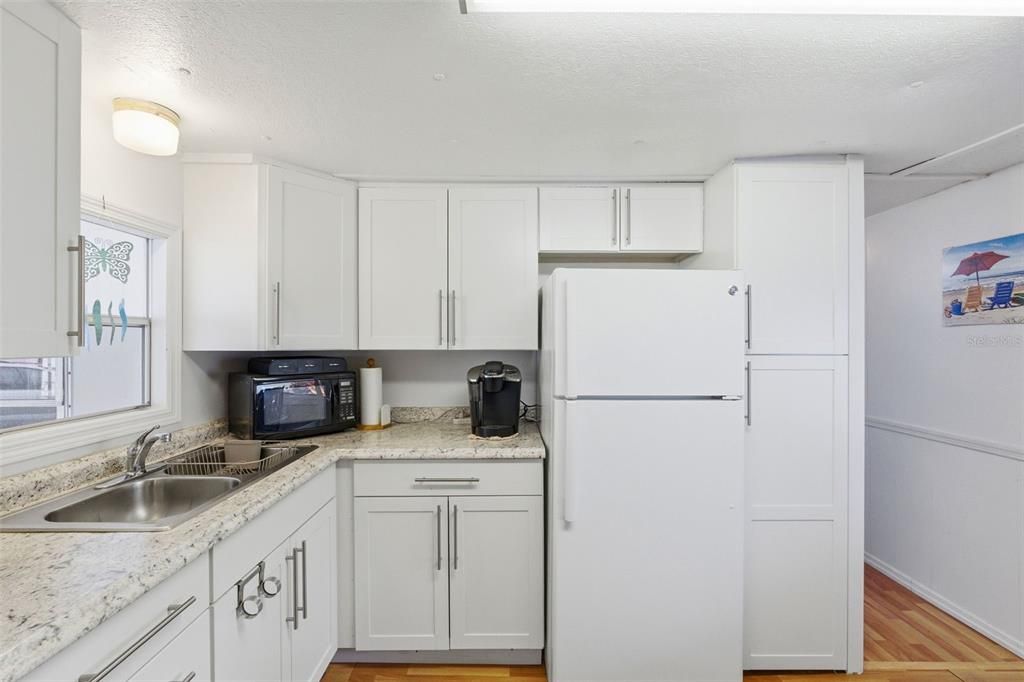 На продажу: $85,000 (2 спален, 1 ванн, 852 Квадратных фут)