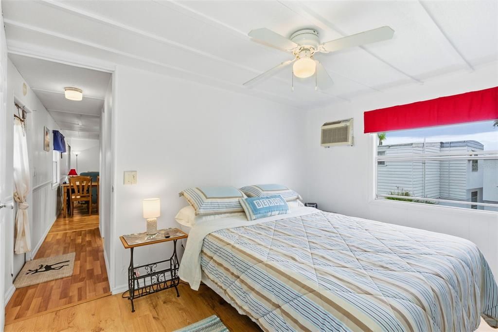 На продажу: $85,000 (2 спален, 1 ванн, 852 Квадратных фут)