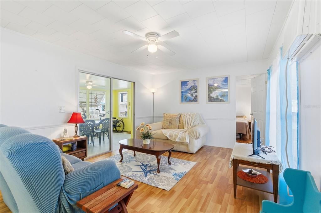 На продажу: $85,000 (2 спален, 1 ванн, 852 Квадратных фут)