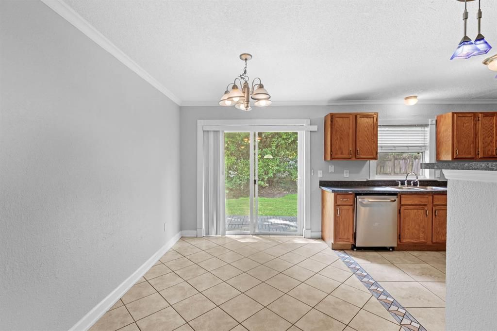 For Rent: $1,795 (2 beds, 2 baths, 800 Square Feet)