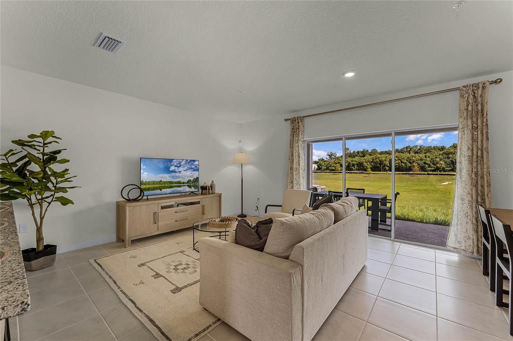 合同活跃: $339,990 (3 贝兹, 2 浴室, 1530 平方英尺)