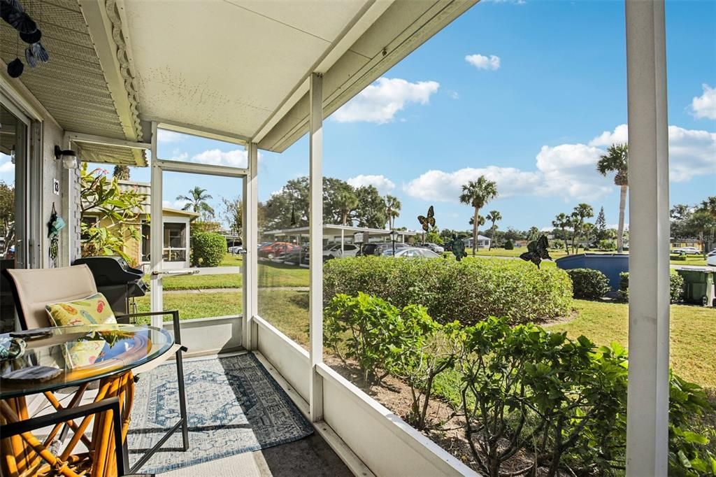 待售: $115,000 (2 贝兹, 2 浴室, 960 平方英尺)