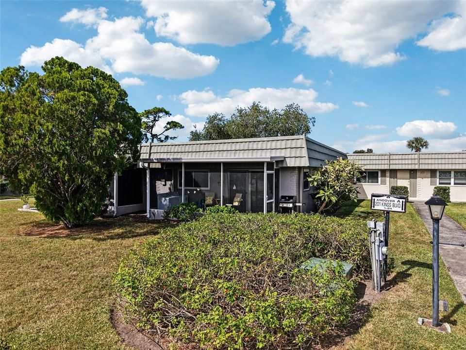 待售: $115,000 (2 贝兹, 2 浴室, 960 平方英尺)