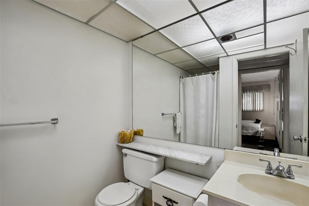 待售: $115,000 (2 贝兹, 2 浴室, 960 平方英尺)