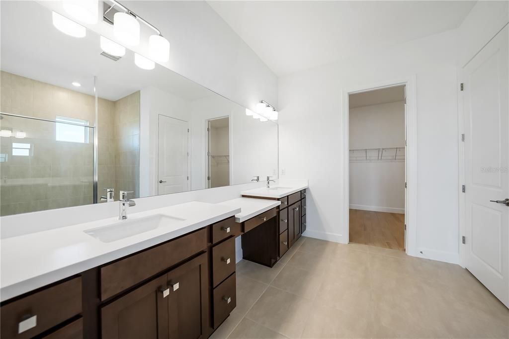 На продажу: $1,025,000 (4 спален, 3 ванн, 3108 Квадратных фут)