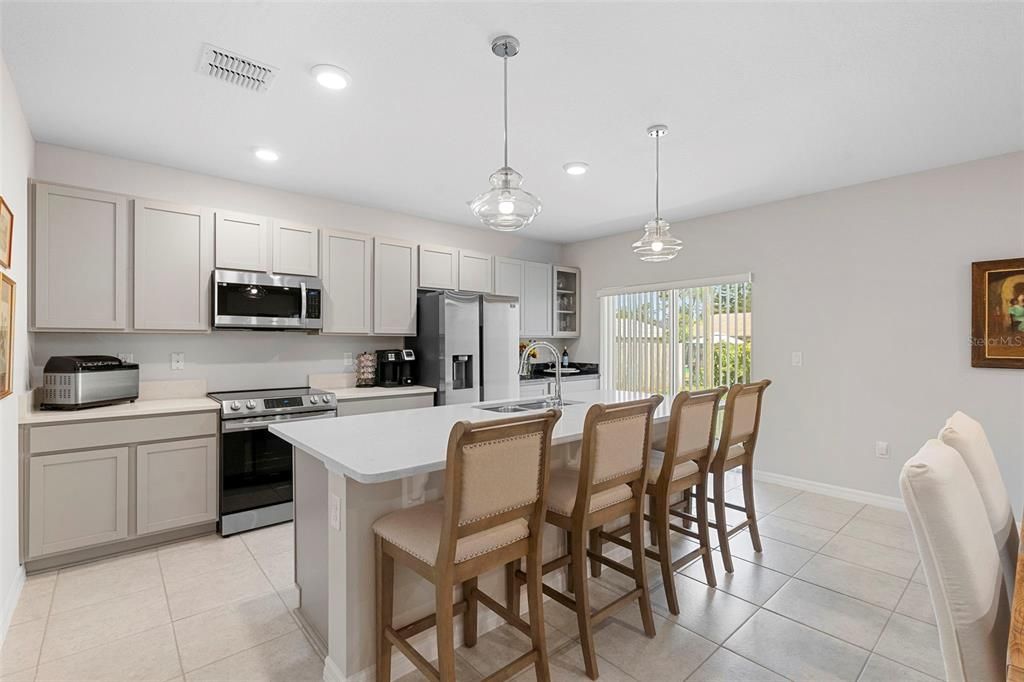 待售: $375,000 (4 贝兹, 2 浴室, 1854 平方英尺)