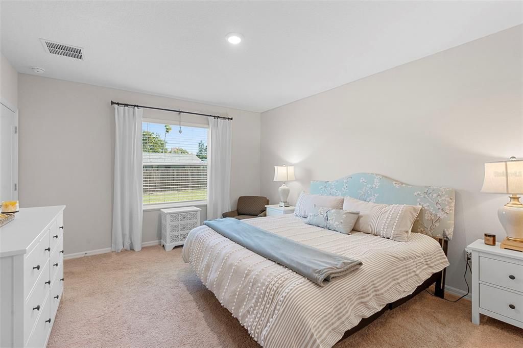 待售: $375,000 (4 贝兹, 2 浴室, 1854 平方英尺)