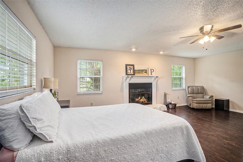 For Sale: $679,999 (5 beds, 3 baths, 3480 Square Feet)