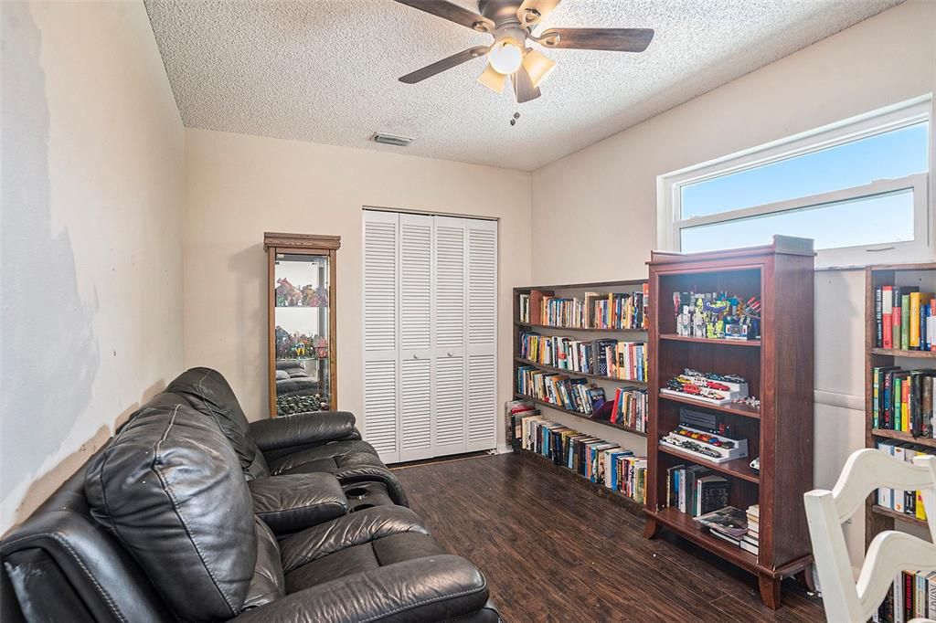 For Sale: $679,999 (5 beds, 3 baths, 3480 Square Feet)