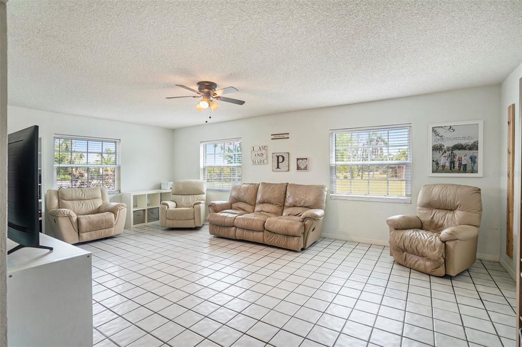 For Sale: $679,999 (5 beds, 3 baths, 3480 Square Feet)