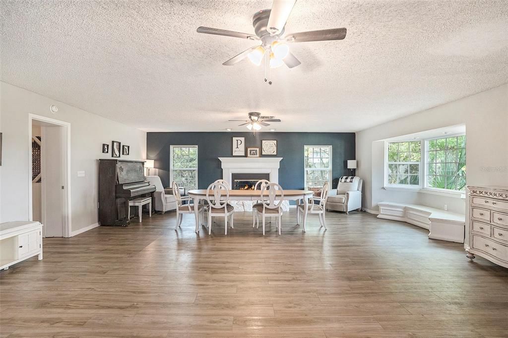 For Sale: $679,999 (5 beds, 3 baths, 3480 Square Feet)