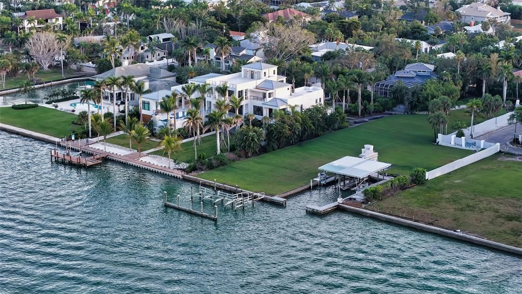 For Sale: $9,850,000 (1.11 acres)