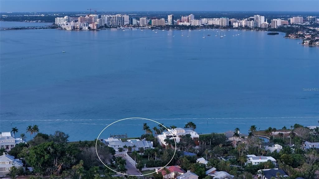 For Sale: $9,850,000 (1.11 acres)