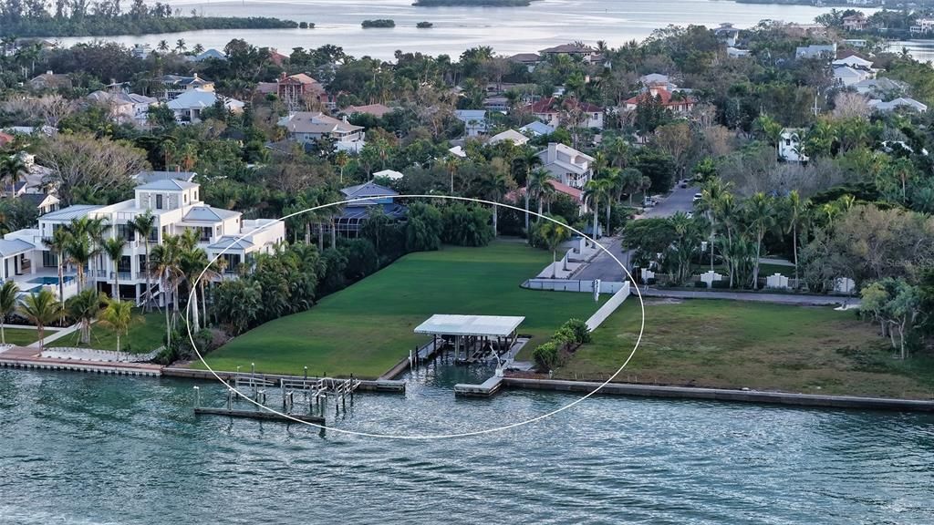 For Sale: $9,850,000 (1.11 acres)