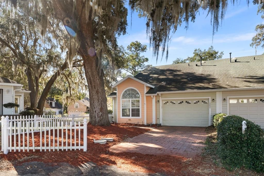 待售: $245,000 (2 贝兹, 2 浴室, 1243 平方英尺)