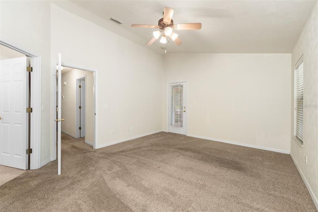 待售: $245,000 (2 贝兹, 2 浴室, 1243 平方英尺)