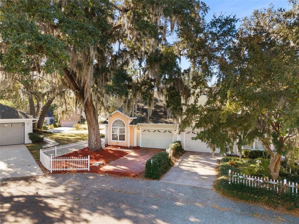 待售: $245,000 (2 贝兹, 2 浴室, 1243 平方英尺)