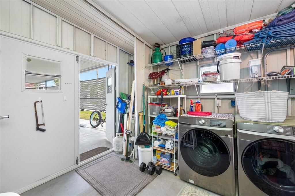 На продажу: $249,900 (2 спален, 2 ванн, 1008 Квадратных фут)