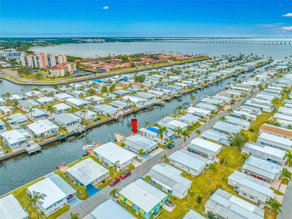 На продажу: $249,900 (2 спален, 2 ванн, 1008 Квадратных фут)