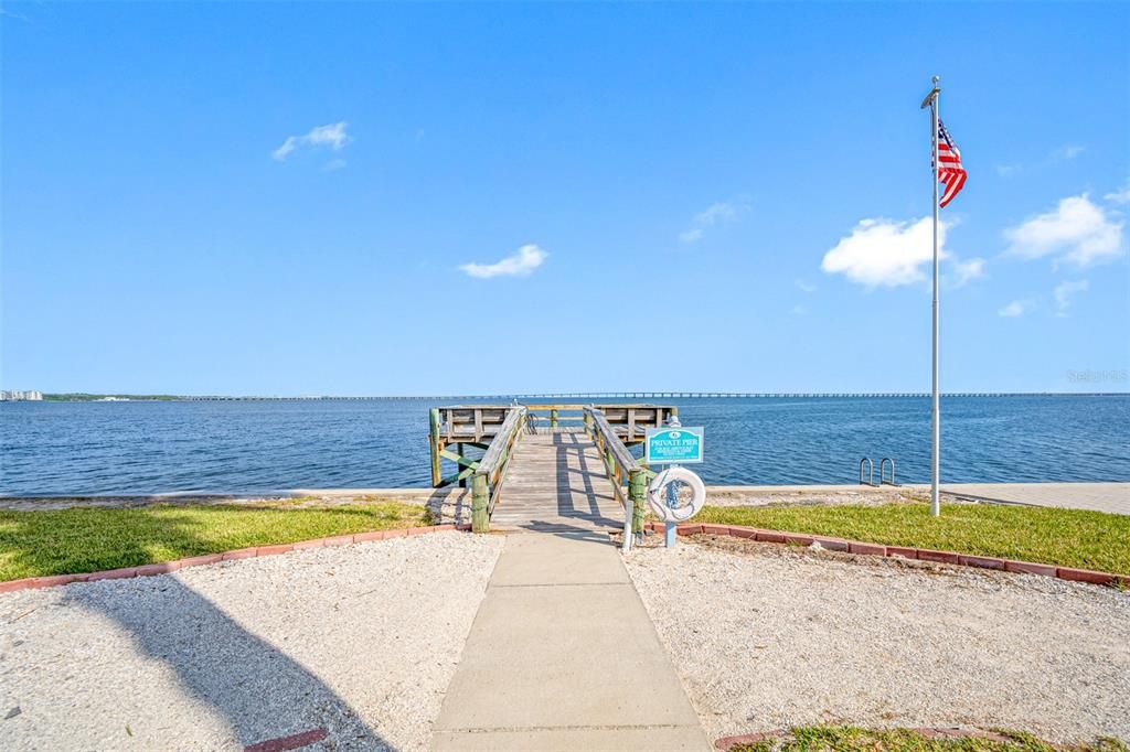 На продажу: $249,900 (2 спален, 2 ванн, 1008 Квадратных фут)