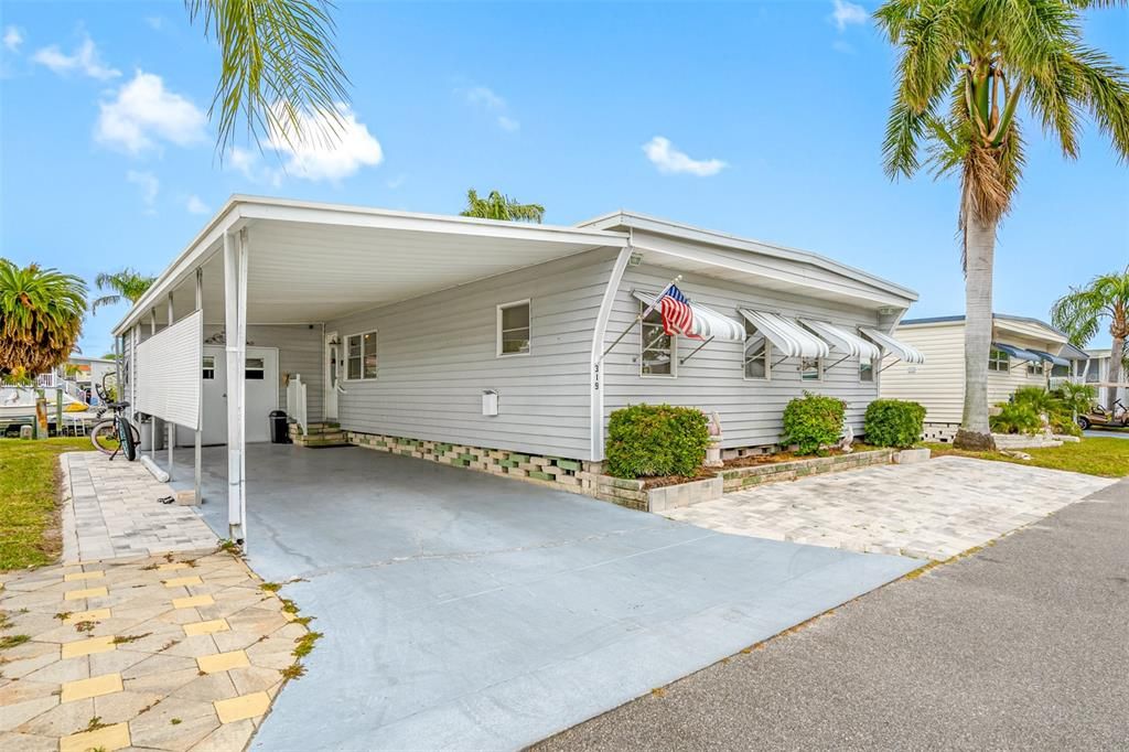 На продажу: $249,900 (2 спален, 2 ванн, 1008 Квадратных фут)